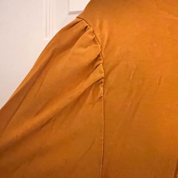 Amazon Essentials T-Shirt - Picture 4 of 5